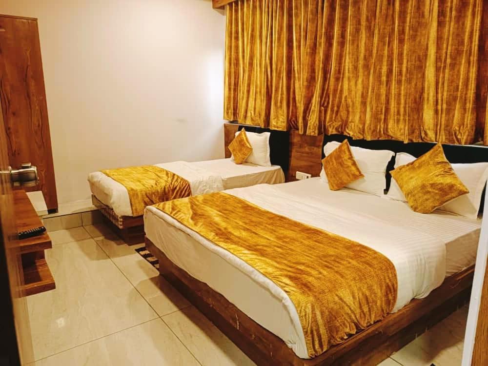 Hotel Mansarovar,Vadodara Exterior photo